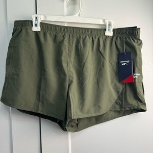 Reebok Women's Run with It Shorts Size XL (Army Green) NWT Activewear Outdoor